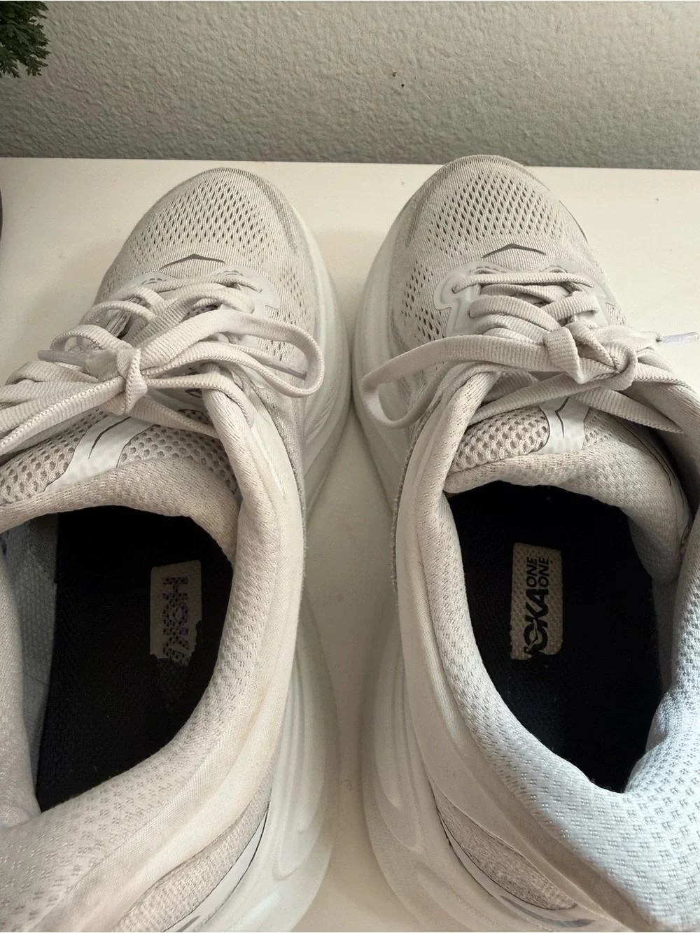 Hoka Bondi 9 Women size 10.5 Sneakers in kitty gray with Gray Logo